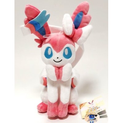 Officiële Pokemon knuffel Sylveon 23cm San-Ei All Star (2022 variant kleuren zijn anders)